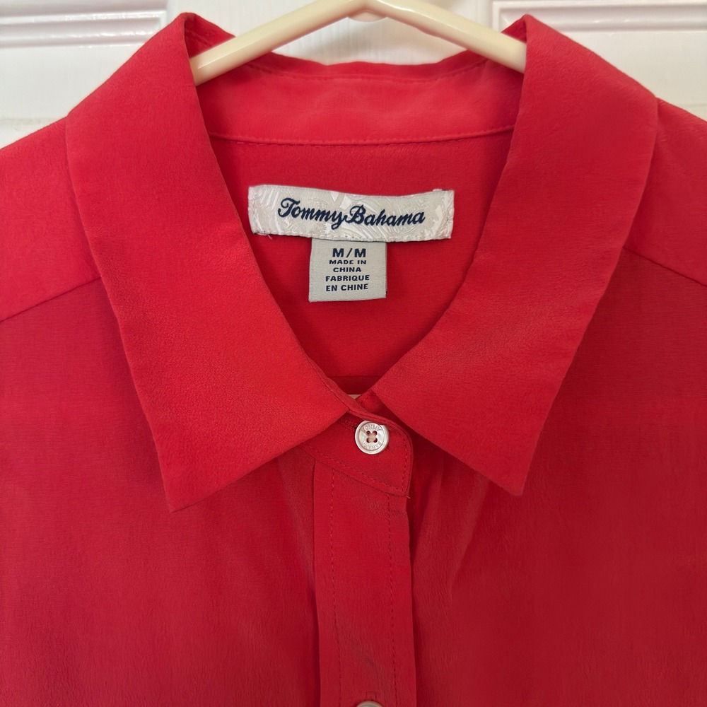 Tommy Bahama Womens Coral Red Silk Feel Roll Tab Sleeve Button Down Shirt Med - Picture 3 of 3